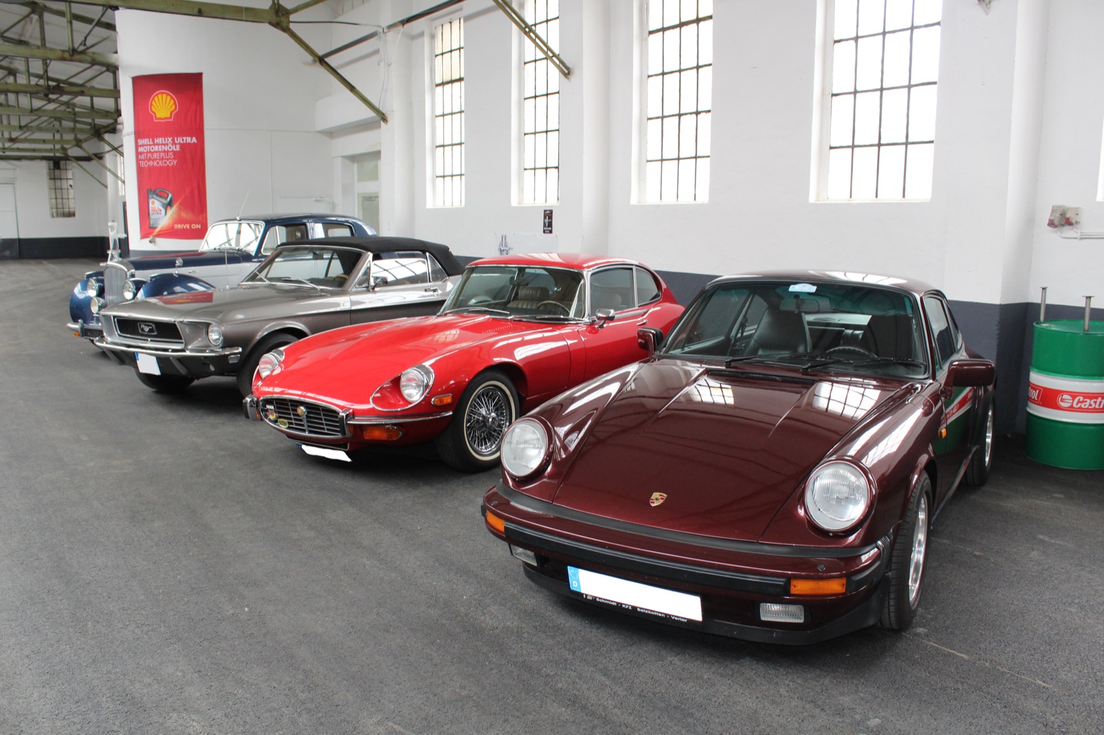 Klassiker-Reihe mit Jaguar E-Type und Porsche 911